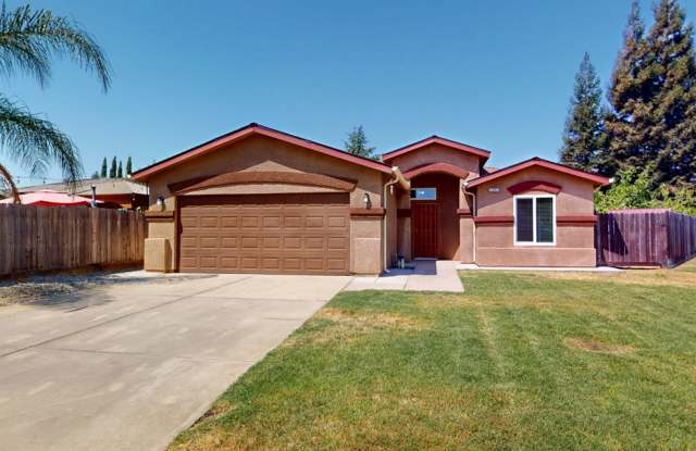 Charming Spacious 3BD/2BA House in the Desirable Neighborhood of Clovis!! photos photos
