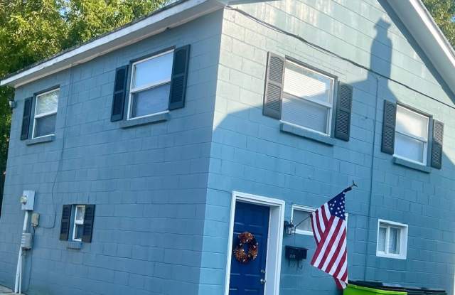 One Bedroom One Bath Furnished Apartment - 222 Metcalf Street, New Bern, NC 28562