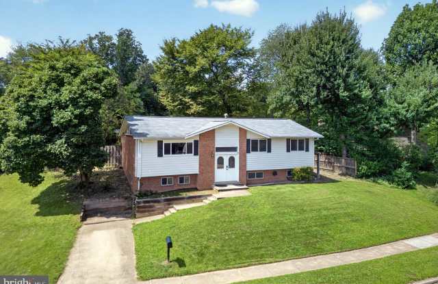 8110 SPRINGFIELD VILLAGE Drive Gallery 3