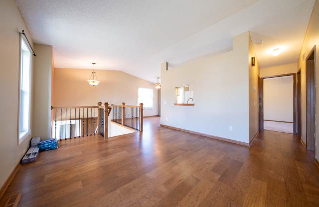 16211 Flagstaff Ct. S. Gallery 2
