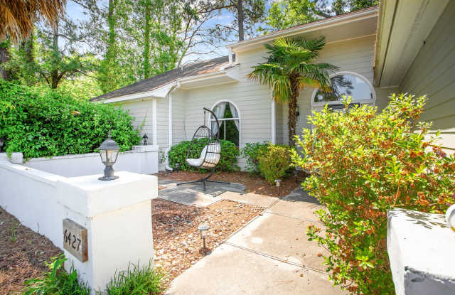 FURNISHED Coastal Retreat Near Wrightsville Beach in Desirable Masonboro Neighborhood Gallery 3