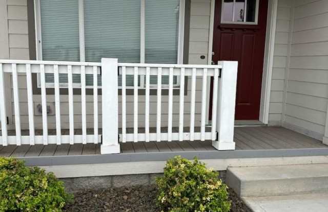 Boardman Home waiting for you!! - 303 Oregon Trail Boulevard, Boardman, OR 97818