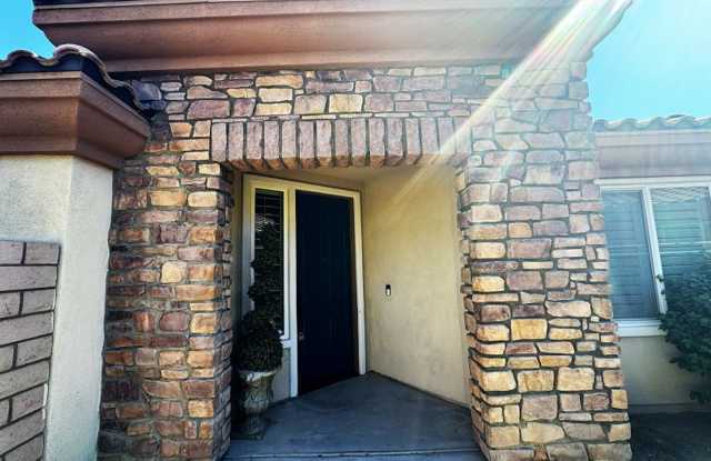 Beautiful Single story house Indian Palms Country Club. Gated Community with Tons of upgrades Gallery 1