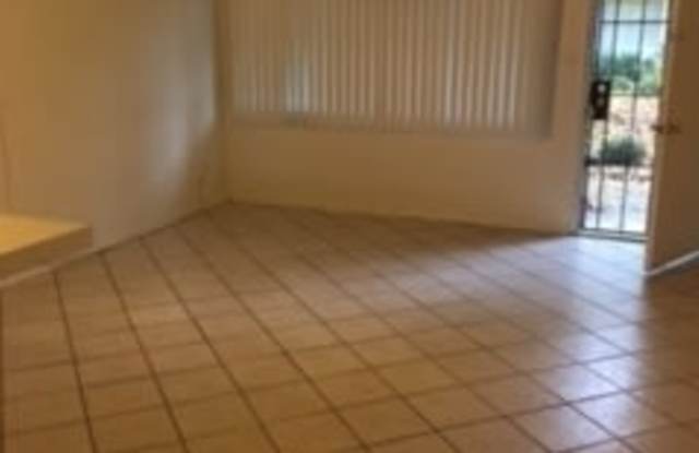 4434 Rosebud Lane Gallery 4