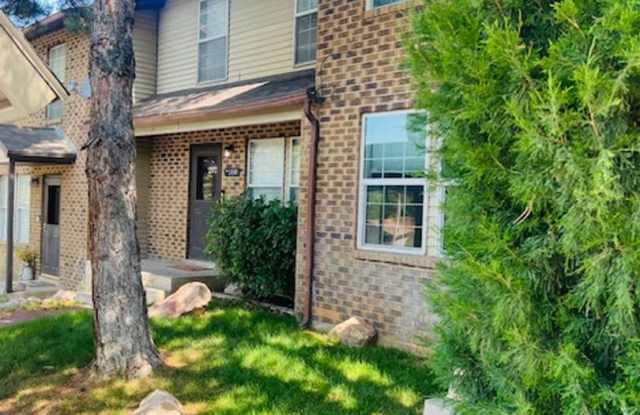 Beautiful townhouse, walk to the Ogden waterfall and hiking and biking trails photos photos