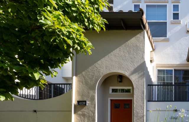 Modern and Elegant Dublin Home photos photos
