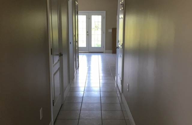 Great Townhome w/Easy Access to Shopping, Dining & Tyndall AFB! Gallery 4