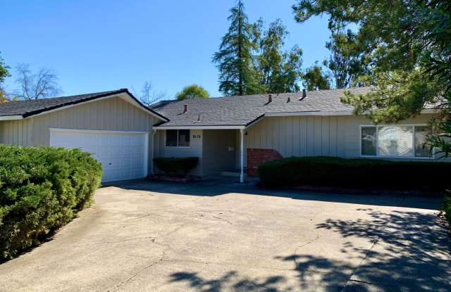 4 bedroom 2 bath 2 car garage in Rocklin photos photos