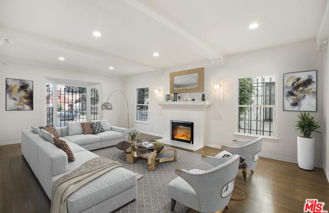 229 S DOHENY DR - 229 South Doheny Drive, Beverly Hills, CA 90211