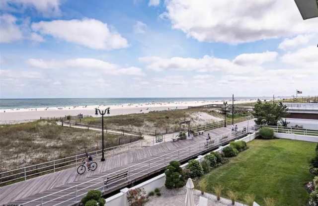 4501 Boardwalk Gallery 2