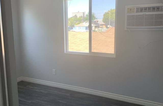762 1/2 E 50th Street - 762 1/2 E 50th St, Los Angeles, CA 90011