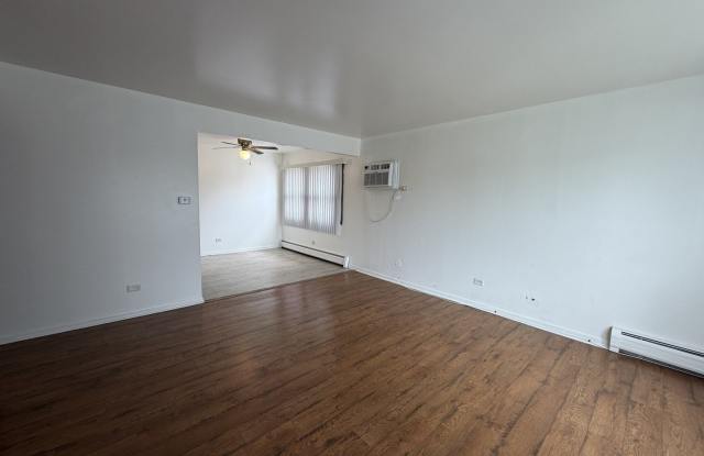 4549 Forest Avenue Gallery 2