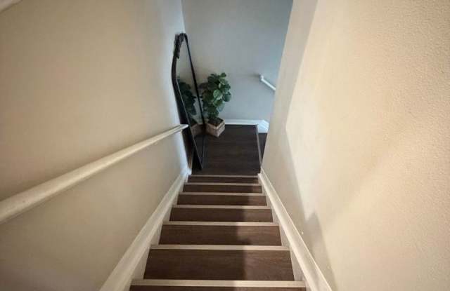 Upgraded Gated-Community Rental Private Balcony & Resort-Style Amenities Gallery 3