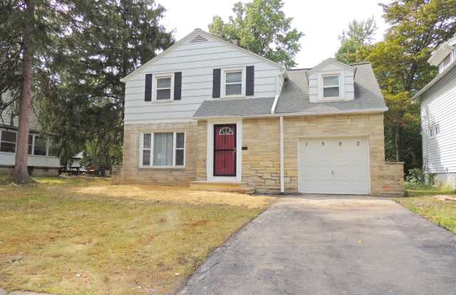 3 Bed - 1 Full Bath Colonial for Rent! - 1590 Maple Road, Cleveland Heights, OH 44121