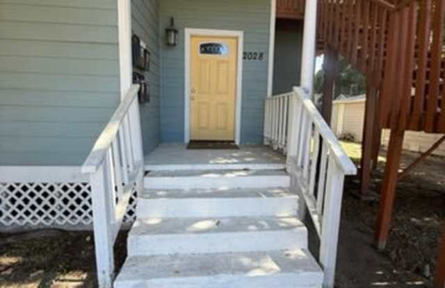 2028 F Street - A photos photos