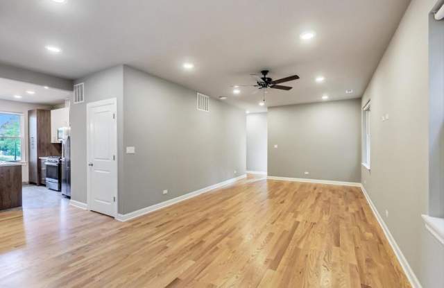 6206 S Kimbark Gallery 3