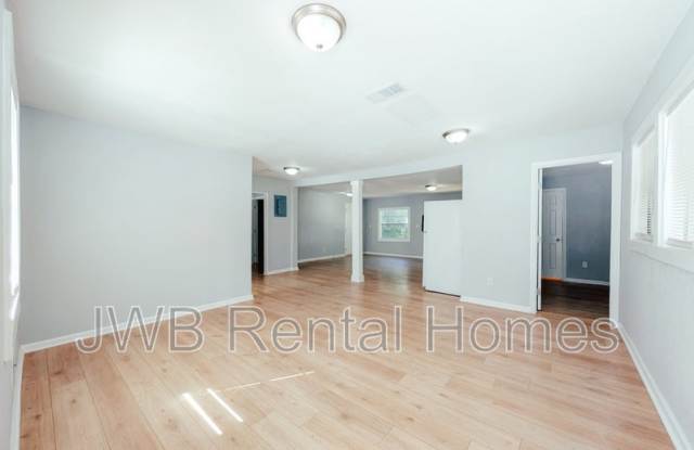 7114 Bloxham Ave Gallery 4
