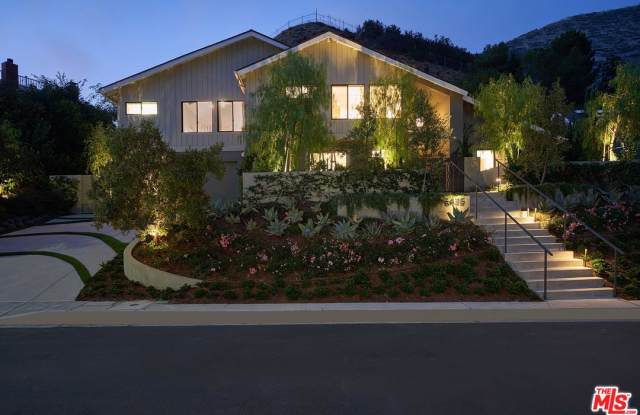 6435 INNSDALE Drive Gallery 2