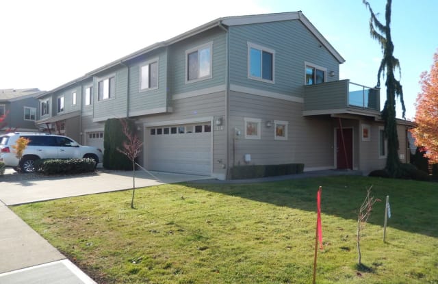 213 Apple St - 213 Apple St, Bremerton, WA 98310