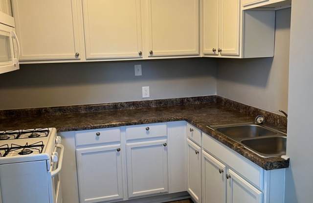 Updated 3 Bedroom home in Bettendorf! Gallery 3