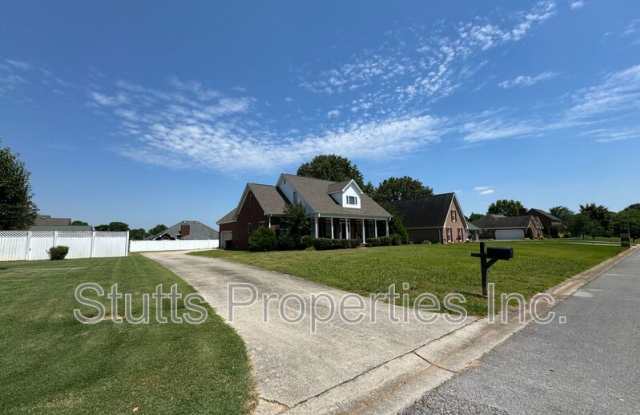 146 Kensington Dr. - 146 Kensington Drive, Florence, AL 35633