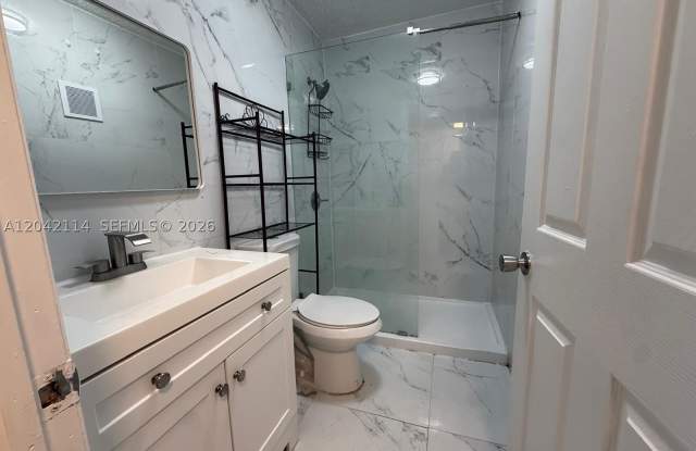 400 NW 65 photos photos