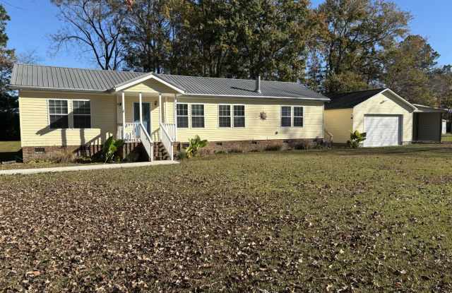 Newport home in private community - 208 Old Ironsides Road, Carteret County, NC 28570