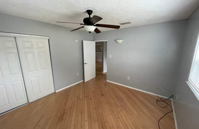 3/2 home located on Lake Chasco in New Port Richey. Gallery 4