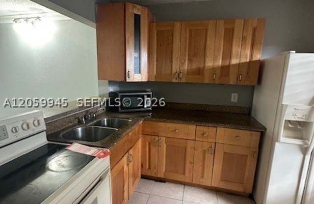 20800 NE 8th Ct Gallery 1