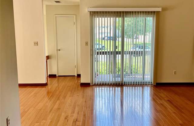 4001 Whispering Hills Gallery 4