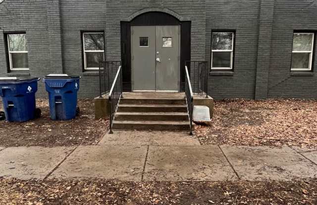Beautiful 3 Bedroom, 2 Bathroom Quadplex Near Downtown Wichita – Modern Amenities  Pet Friendly! photos photos