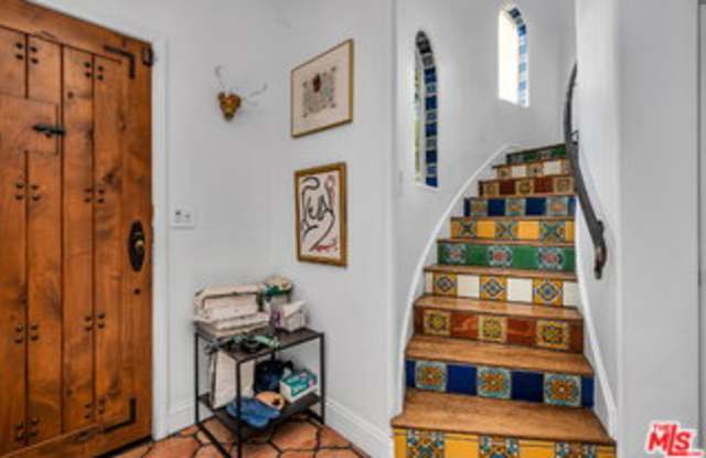 934 Hilldale Avenue Gallery 4