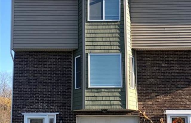 2001 Luehm Ave - 2001 Luehm Avenue, Allegheny County, PA 15137