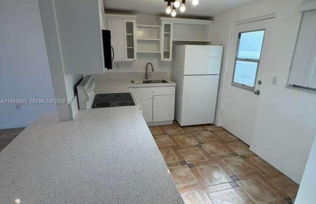 7850 Byron Ave photos photos