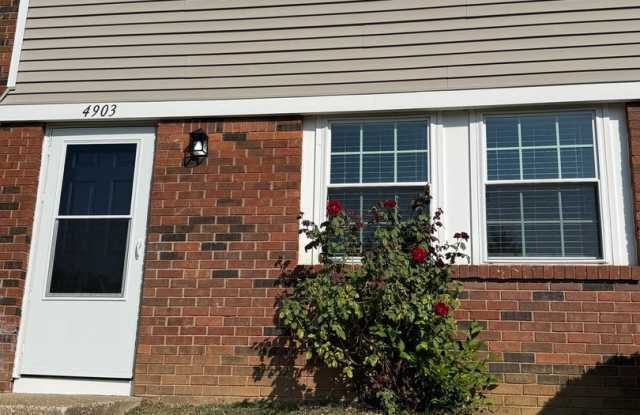 Spacious 3 Bedroom Townhome | Updated Kitchen | Pet Friendly - 4903 Rolling Ridge Drive, Vanderburgh County, IN 47712 Spacious 3 Bedroom Townhome | Updated Kitchen | Pet Friendly - 4903 Rolling Ridge Drive, Vanderburgh County, IN 47712