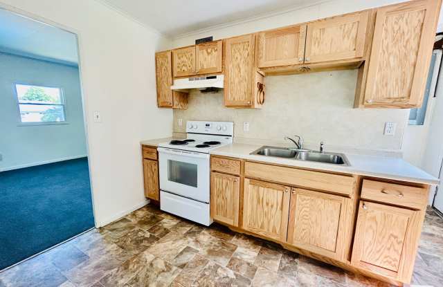 5 bedroom, 2 bathroom house (3 East Terrace) Gallery 3