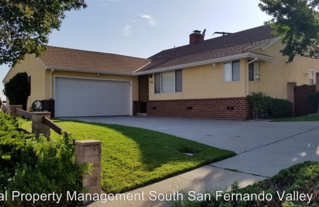 837 Stanford Road - 837 Stanford Road, Burbank, CA 91504