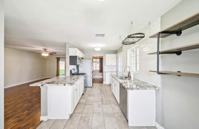 2320 West Whitton Avenue photos photos