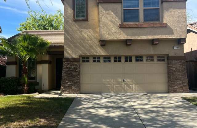 Rare Find in Lincoln! Spacious 3 Bedroom 2.5 Bath Home Walking Distance to the Park - 1930 Rickenbacker Lane, Lincoln, CA 95648