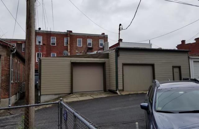 320 warren Street - 320 Warren Street, Hudson, NY 12534