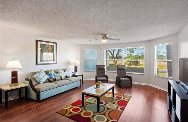 2747 N POINCIANA BOULEVARD Gallery 2