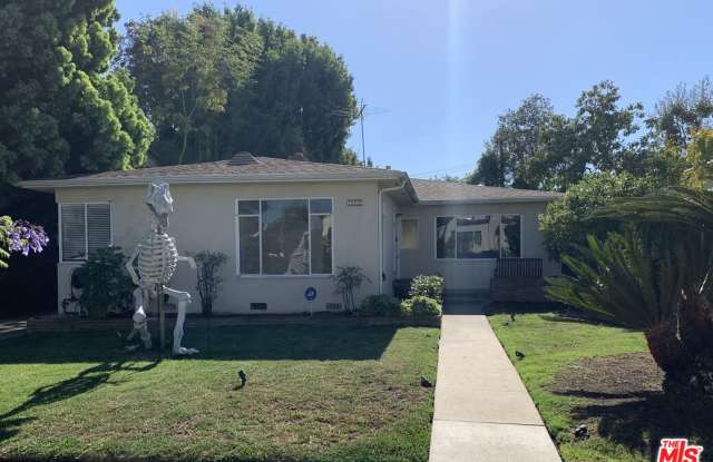 2271 Prosser Avenue Gallery 1
