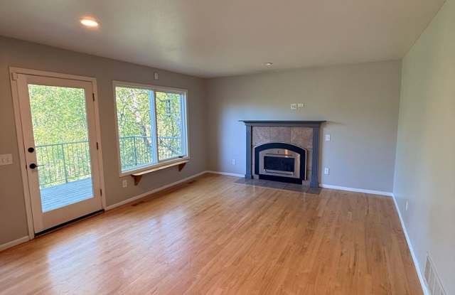 Beautiful Potter's Marsh Home! Gallery 3