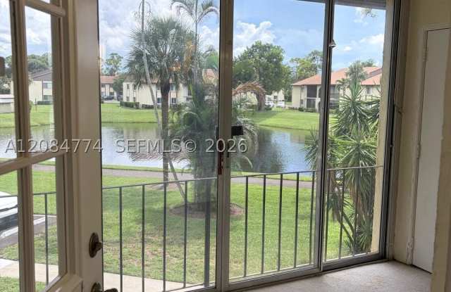 3561 Pine Tree Ct Gallery 4