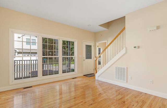 Sweet House - Convenient Southeast Asheville Location Gallery 3