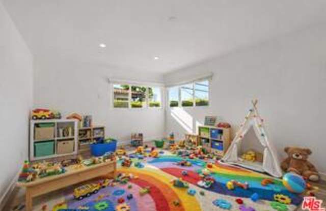 9588 West Olympic Boulevard Gallery 4
