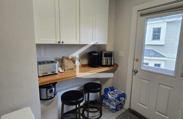 Bright Watertown 3-bed, 2-bath w/ Laundry and Parking Included Gallery 3
