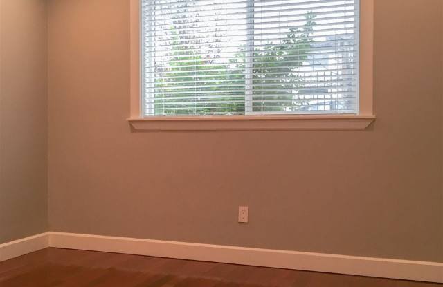 117 10th Avenue S Gallery 2