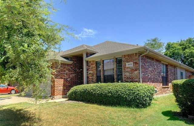5872 Crestview Drive Gallery 2
