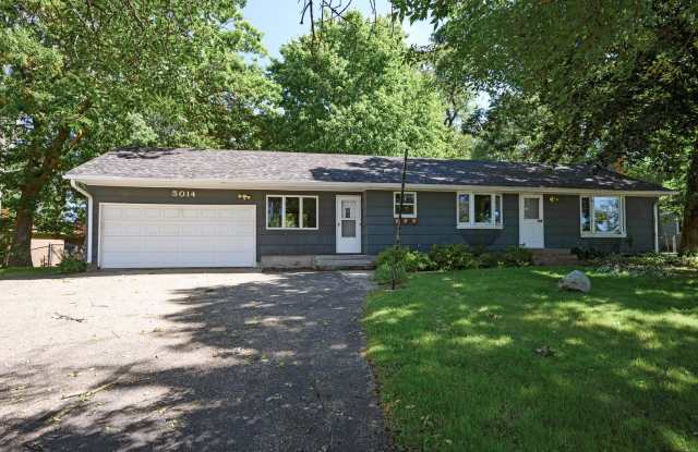 Gorgeous Shoreview House 3BR 1 Bath Available Early May! photos photos